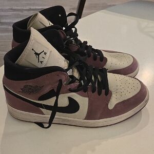 Jordan 1 Mulberry Pink Womens Black and Cream Sneakers Classic High-Top Design